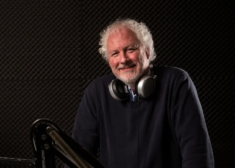 Raymond Lorié in een opnamestudio
